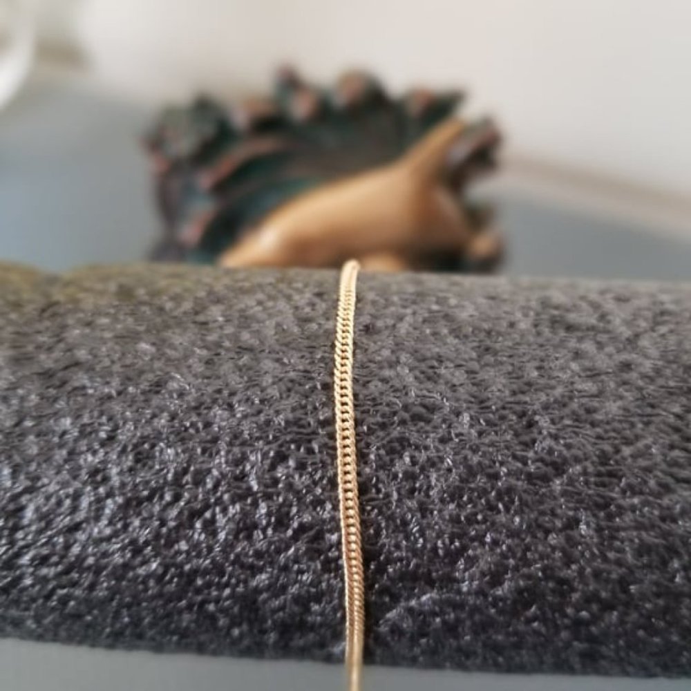 Gold necklace 20inches - Picture 3 of 17